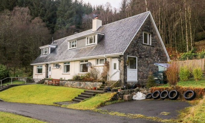 Ascog Cottage | Glenfinglas Dam Cottage