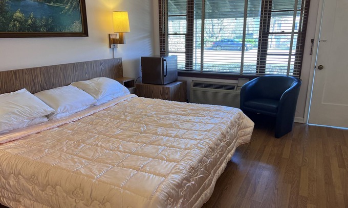 Delaware Water Gap Hotel | Glenwood Inn - Stroudsburg