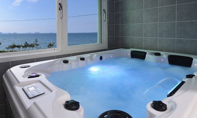 Byeonsan Hotel | Glories Pension