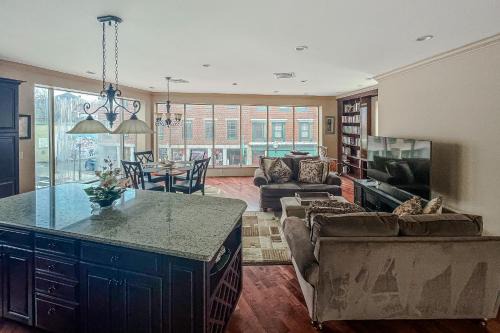 Gloucester Apartment | Gloucester Harbor Hideaway