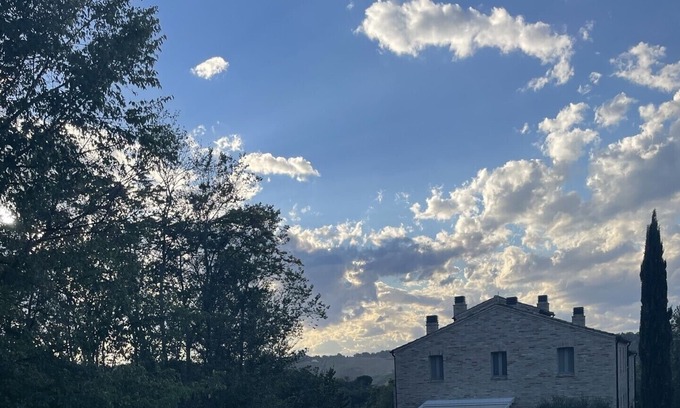 Monterubbiano Apartment | Goed ingericht appart in landhuis met zwembad, ideaal voor families en vrienden.