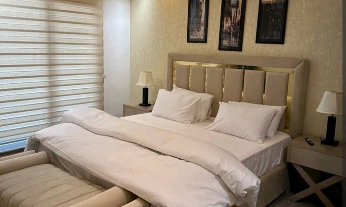 Lahore Apartment | Gold crest Mall & Residence luxury apartments