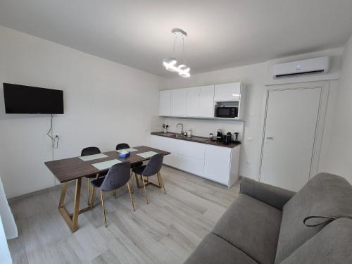 Padova Apartment | Gold House