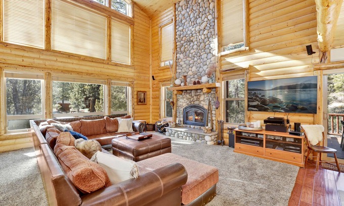 Eagle Mountain Estates Cabin | Gold Rush Lodge Luxe Log Cabin Chalet at Big Bear Lake