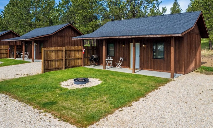 Custer Cabin | Gold Valley Camp Cabin 3 | 1 Bed, 1 Bath