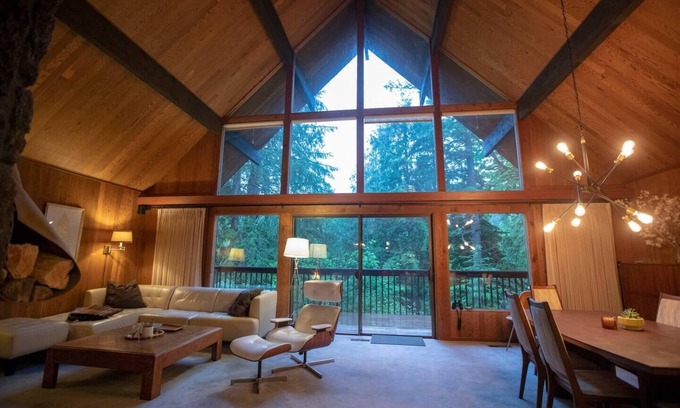 Welches Ski Chalet | Golden Antler Chaletnn