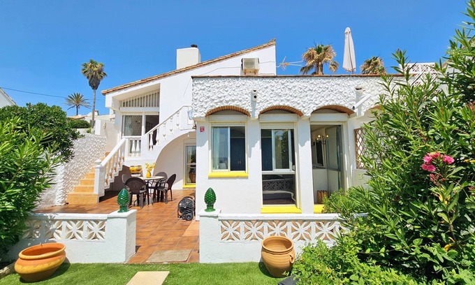 Bahia Dorada House | Golden Bay beach house by Lica