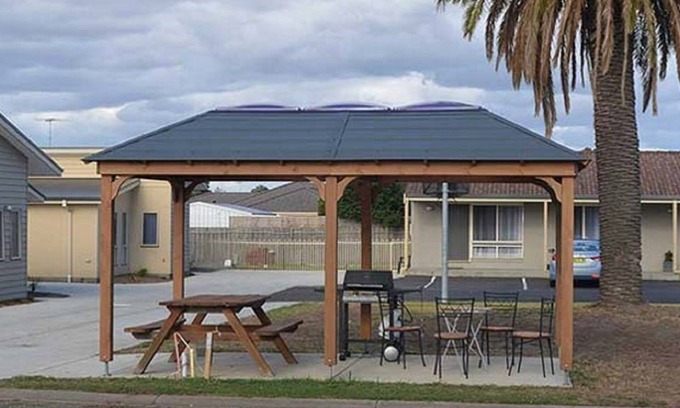 Grovedale Hotel | Golden Palms Motel