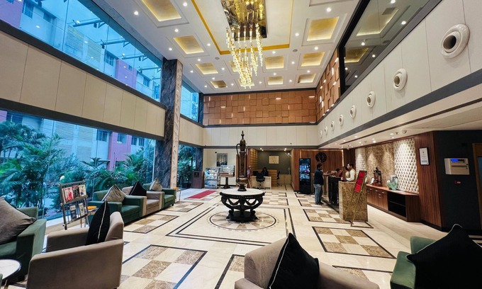 Berhampore Hotel | Golden Retreat