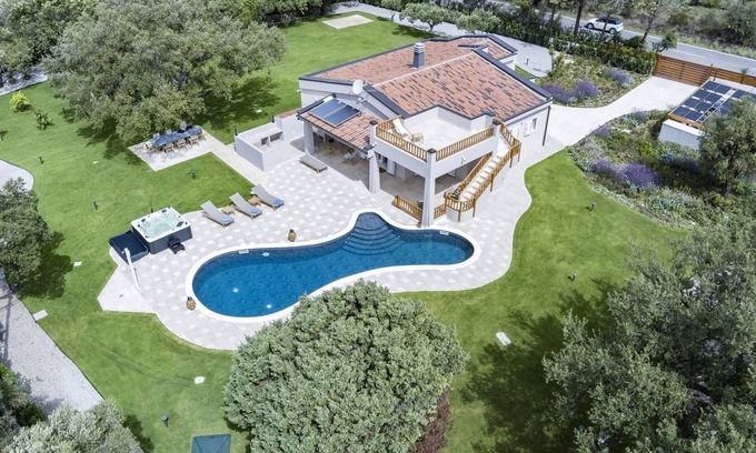 San Teodoro Villa | Golden Root San Teodoro