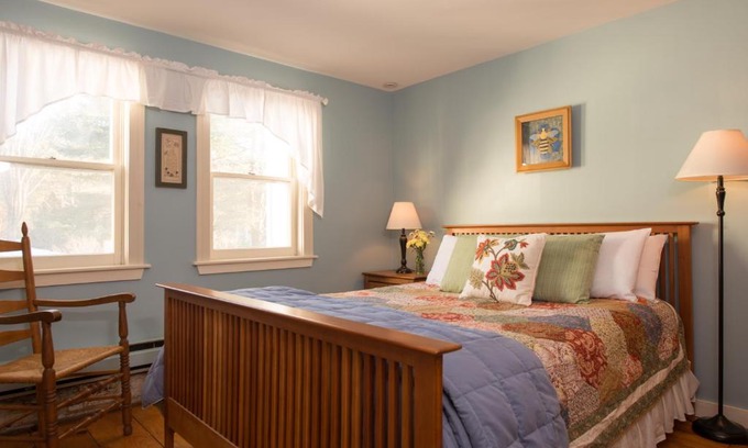 Proctorsville Bed & Breakfast | Golden Stage Inn