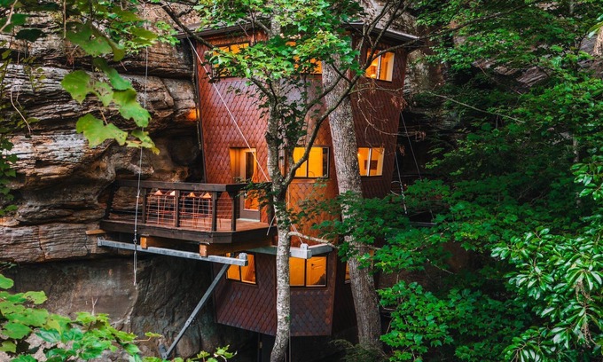 Rogers Hotel | Golden Teacher Cliff House