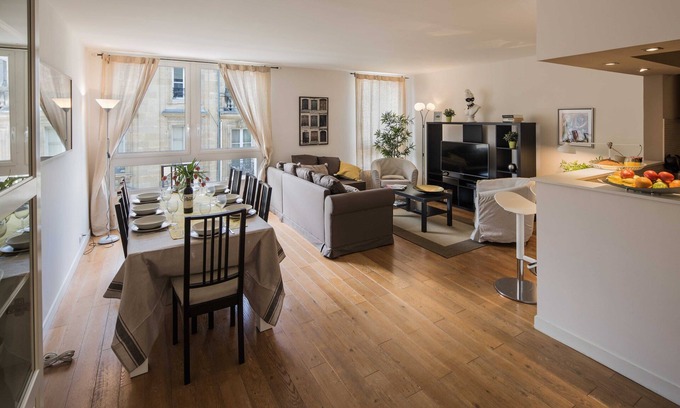 Grand Parc-Paul Doumer Apartment | Golden triangle spacious Bordeaux apartment