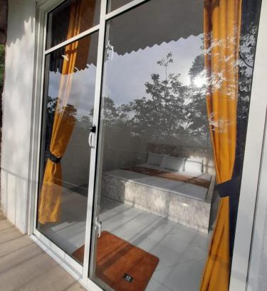 Hatton Cabin | Golden Waters Stay & Dine