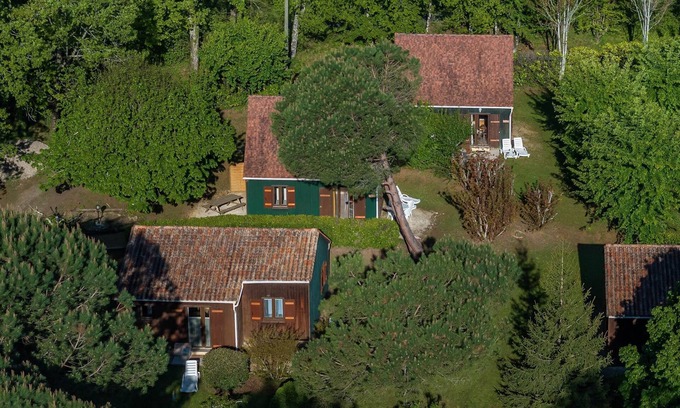 Saint-Avit-Senieur Ski Chalet | Goldfinch, Gîte in Saint-Avit-Senieur