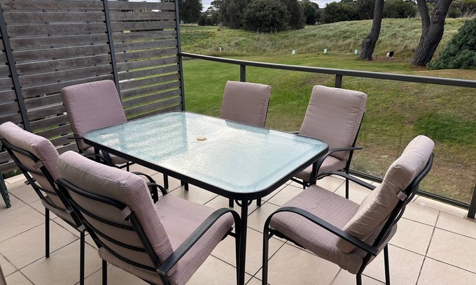 Connewarre Apartment | Golf and Beach Escape at 13th Beach for all the Family