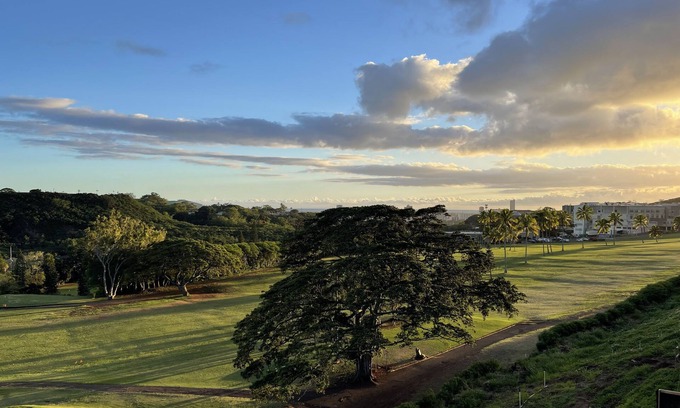 Moanalua House | GOLF COURSE VIEW HOME "G", PRIVATE BATHS, NEAR CAMP SMITH/JBPHH, EVSE, AC, TV'S