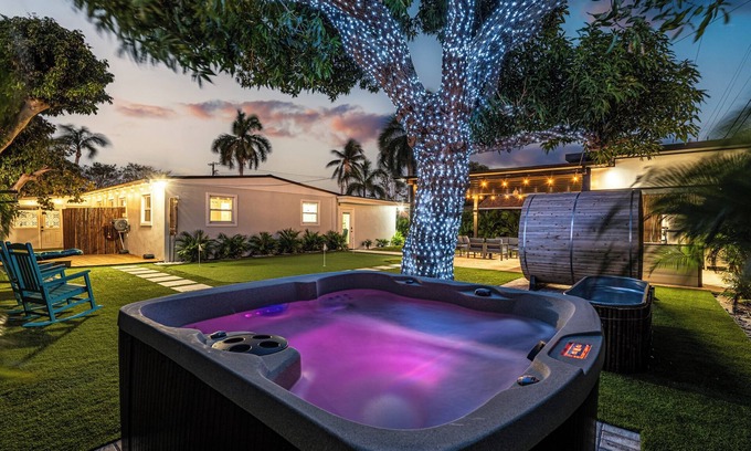 Palm Springs House | Golf, Sauna, Cold Plunge, Pool, Hot Tub & Theater
