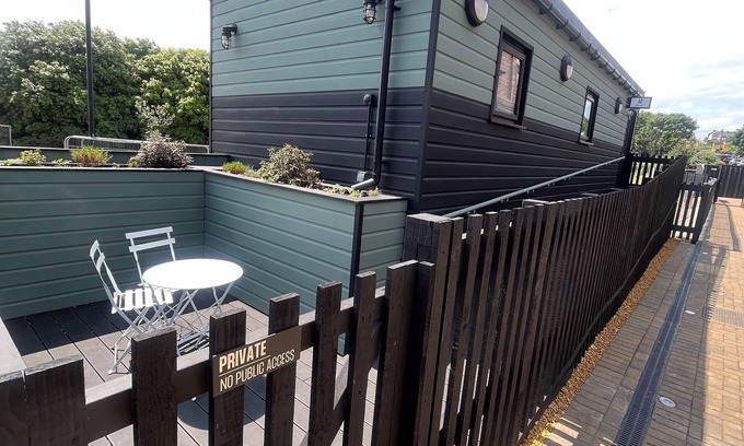 Barry Apartment | Goodstay Apartments by Urban Space