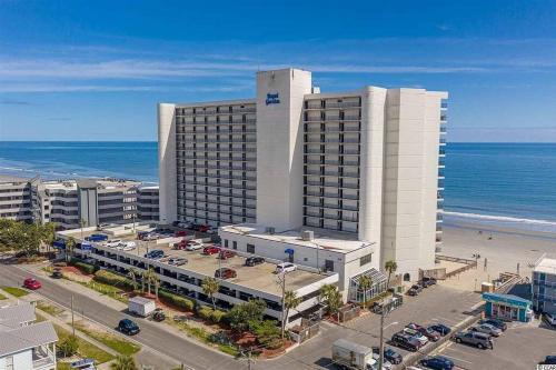 Garden City Apartment | Gorgeous 2 BR/2 BR Newly Renovated BeachFront Condo