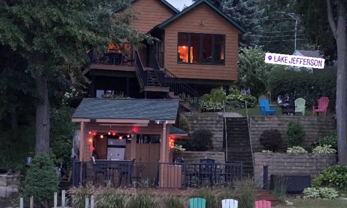 Madison Lake House | Gorgeous 4 BR lake home with beachside cabana!