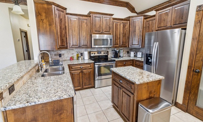 Abilene House | Gorgeous 4br Dakota Springs Home 3 Bedroom Home