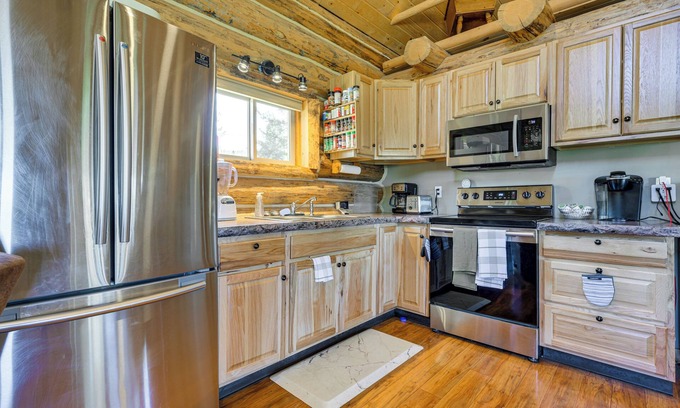 Georgetown Cabin | Gorgeous Anaconda Cabin < 1 Mi to Georgetown Lake!