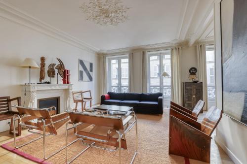 Quartier Saint-Georges Apartment | Gorgeous and large flat in the heart of Paris 09