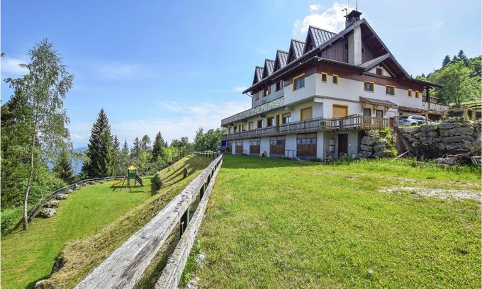 Lamon Apartment | Gorgeous Apartment In Lamon With Wifi