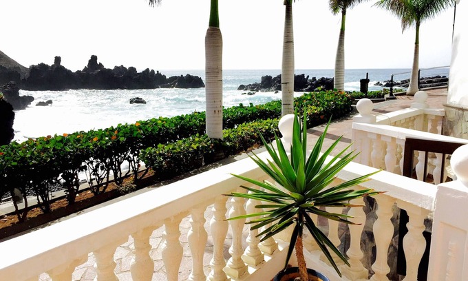 Alcala Villa | Gorgeous Beach Front Villa