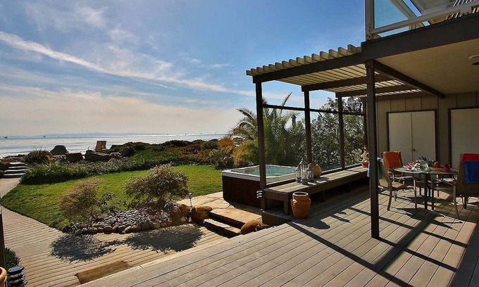 Carpinteria House | Gorgeous Beach House in a Private Cove