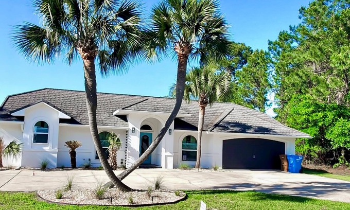 Gulf Breeze House | Gorgeous coastal home with plenty of space, dock and outdoor area