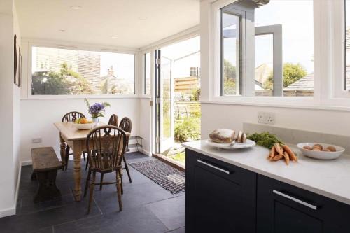 Gorran Haven House | Gorgeous Cottage Parking Short Walk to Beach
