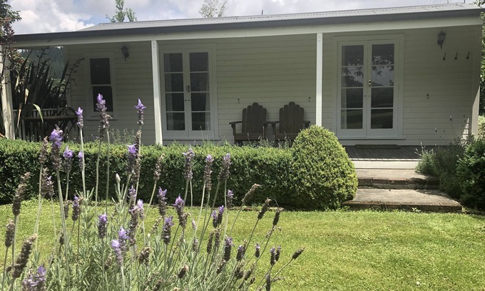 Puketapu House | Gorgeous cottage set in spacious rural Hawkes Bay garden