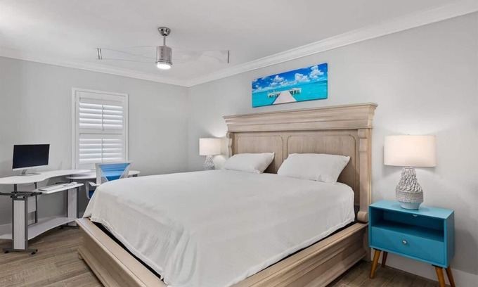 Captiva Condo | Gorgeous End Condo in South Seas Resort