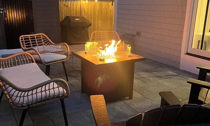 Teaticket House | Gorgeous Family Friendly Home Steps to Beach & Walking Path