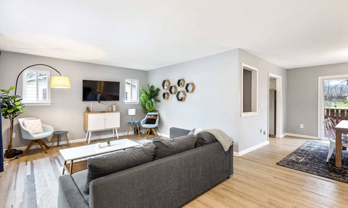 Brighton House | Gorgeous Four Bedroom Secluded Getaway