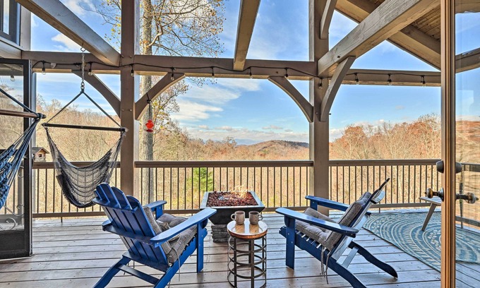 Franklin House | Gorgeous Franklin Getaway w/Deck, Mountain Views!