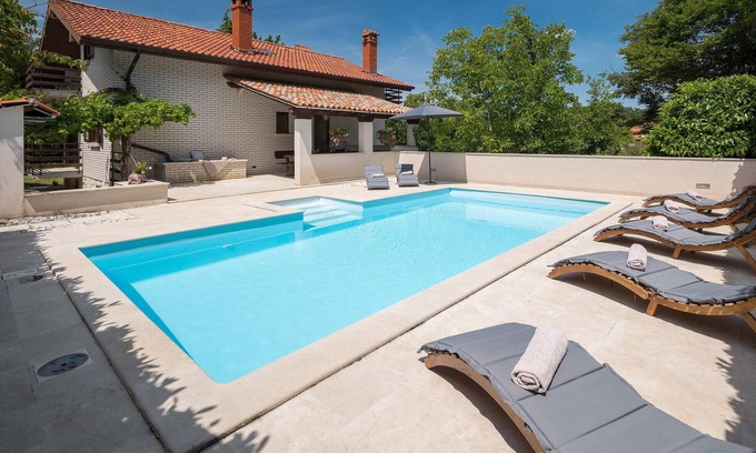 Katun Lindarski House | Gorgeous home in Katun Lindarski