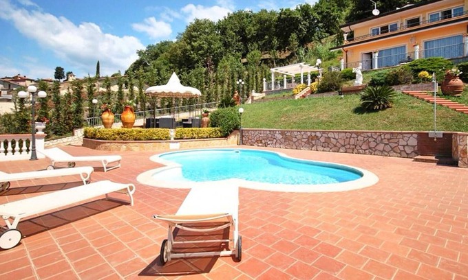 Corsanico House | Gorgeous home in Corsanico with WiFi