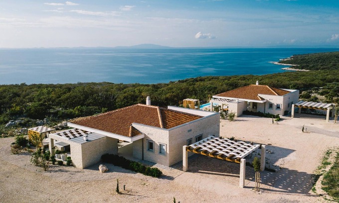 Novalja House | Gorgeous home in Novalja with sauna