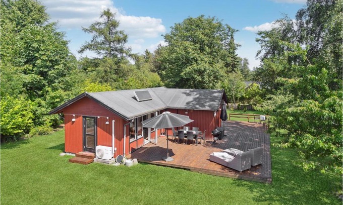 Bøtø By House | Gorgeous Home In Vggerlse With Kitchen