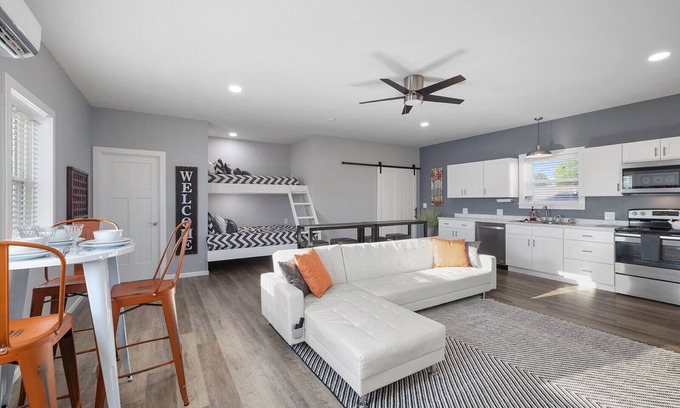 Branson Condo | Gorgeous New 1 bd condo - 5 Min to Branson Landing