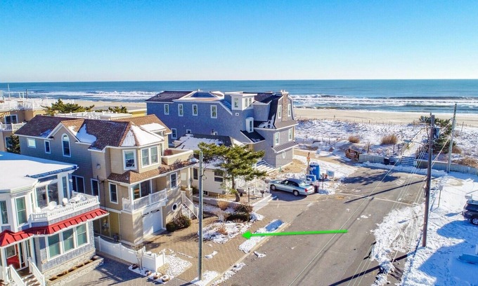 Ship Bottom House | Gorgeous Ocean Block Home 3 Houses from Beach