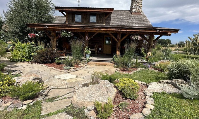 Bozeman Cabin | Gorgeous Outback Cabin w/Beautiful Ponds, Mountain Views just 11 Mi to Bozeman