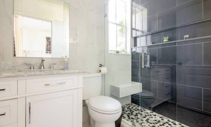 Tamiami House | Gorgeous Private entrance room w/bathroom/parking