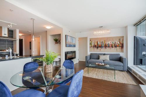Crosstown Apartment | Gorgeous Unit with City Views