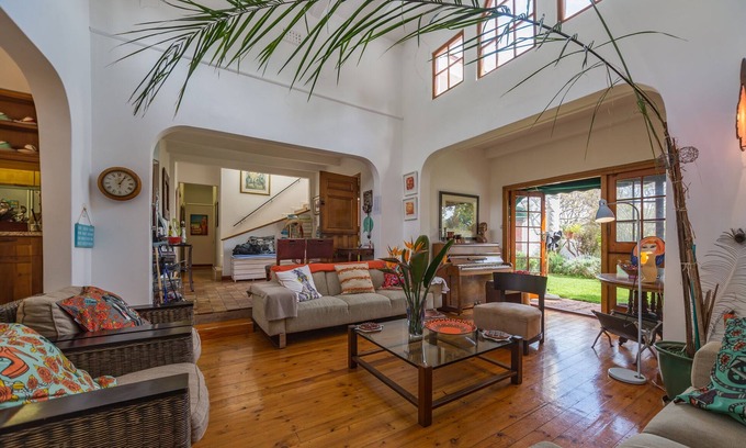 Camps Bay Villa | Gorgeous villa 1 minute from beach and restaurants, 4 bedrooms all en-suite