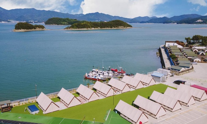 Nonarae House | Goseong Bluebeach Pension&glamping