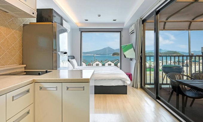 Goseong House | Goseong Bluewhale Glamping